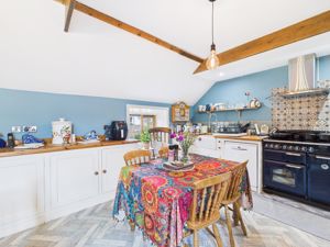 Kitchen- click for photo gallery